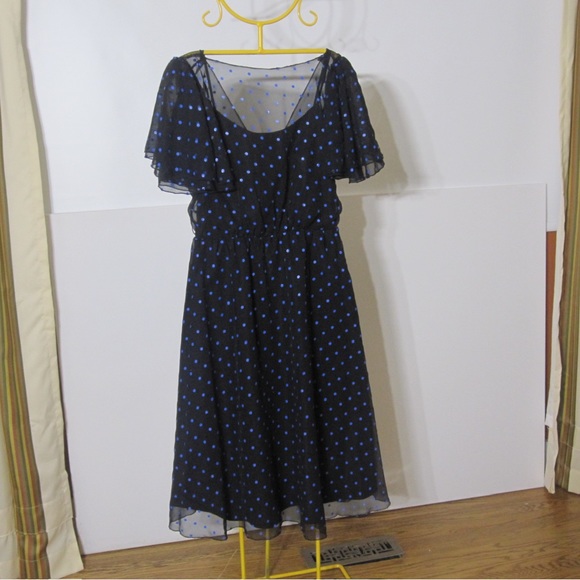 Vintage cocktail length dress by Zarnett of Toronto. - Picture 2 of 14